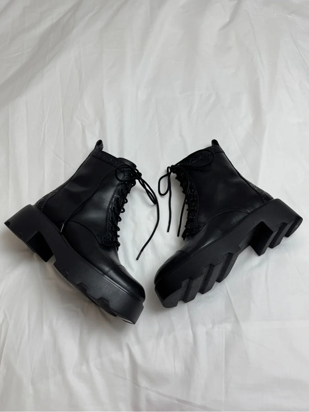 Tory Burch Chunky Black Lug Sole Combat Boots Leather Platform Ankle Boots US 10